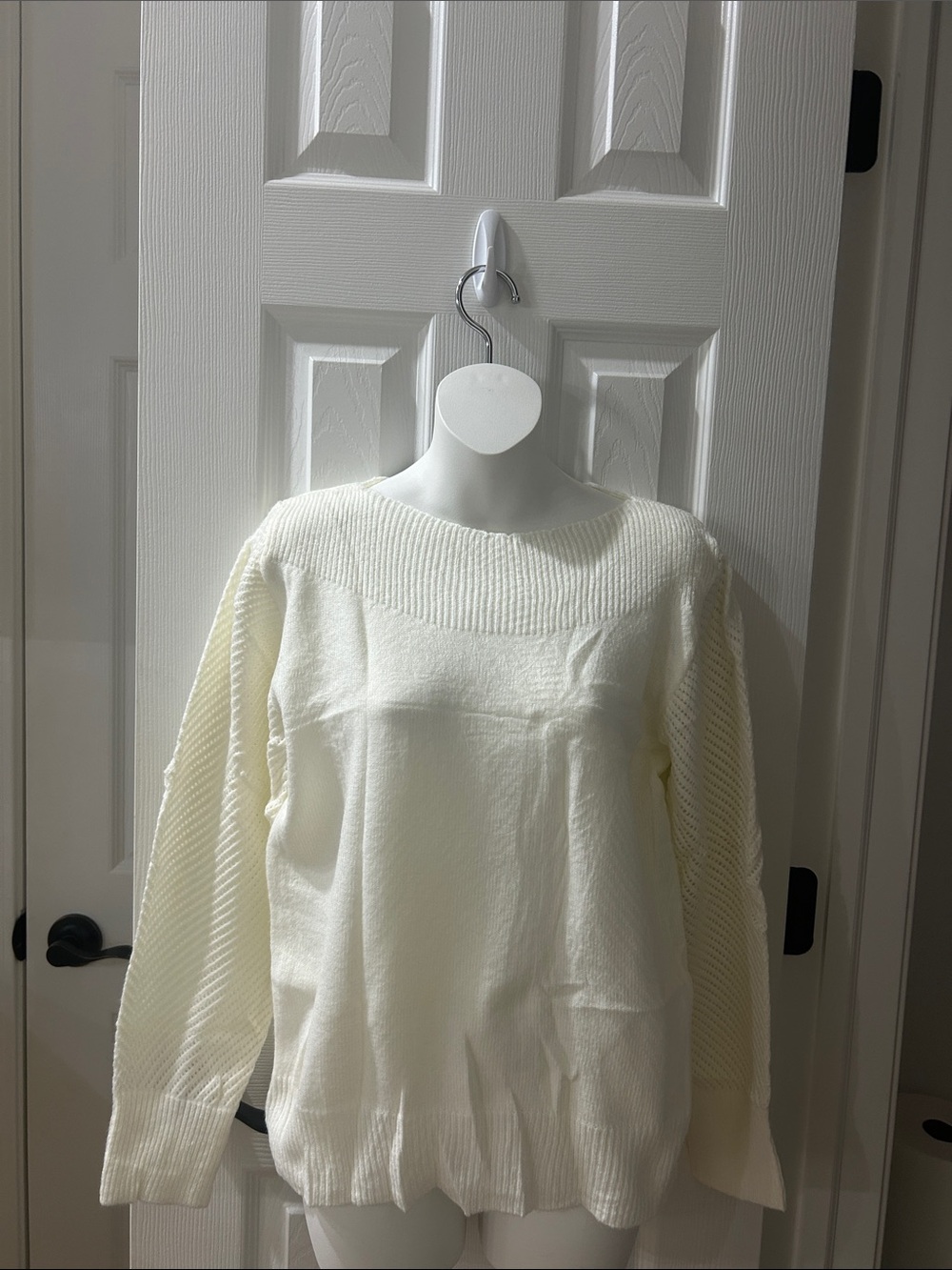 Women’s long sleeve sweater